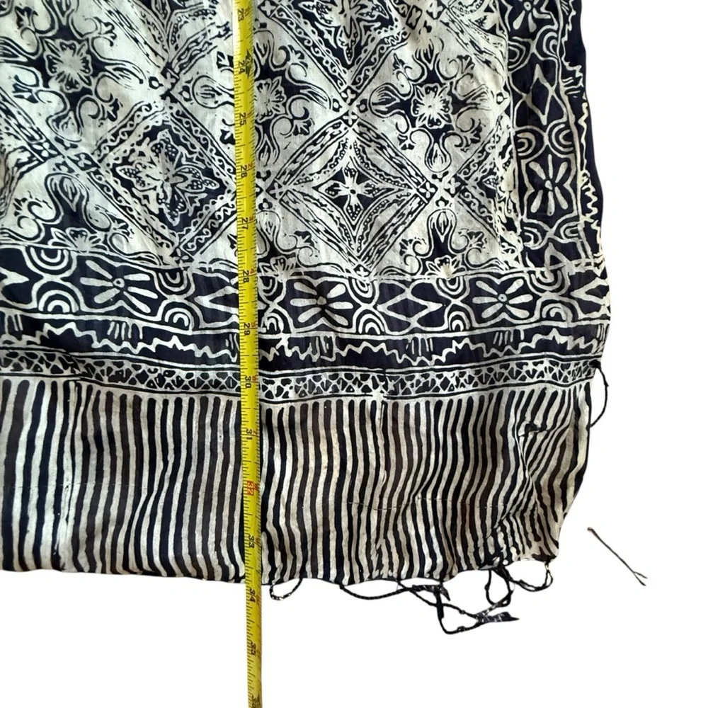 Extra large lightweight‎ silver navy paisley print shawl scarf fringe 43” x 68”